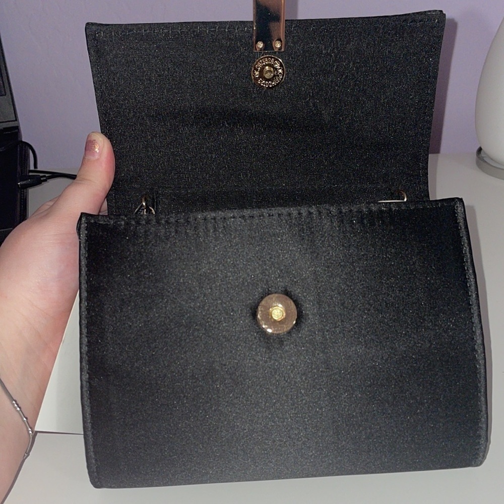 La Regale cross body or clutch black snap purse - Picture 3 of 3